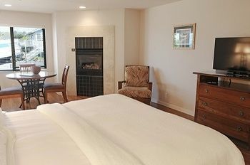 Little Sur Hotel Cambria
