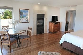 Little Sur Hotel 3*